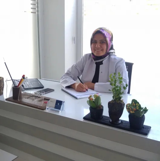 Dt. Ayşe Nur Altınsoy