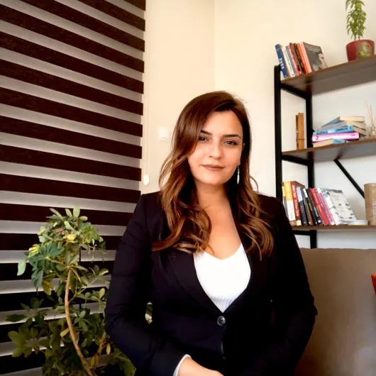 Uzm. Kl. Psk. Begüm Yöş