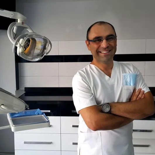 Dt. Cüneyt Postacı