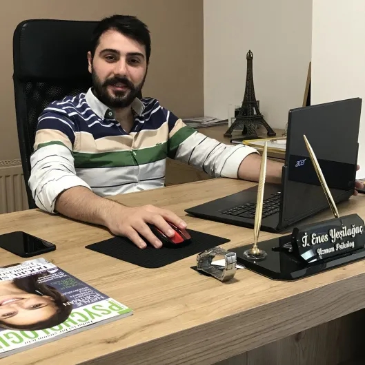 Uzm. Psk. İbrahim Enes Yeşilağaç