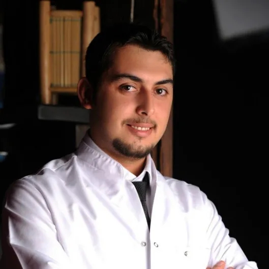 Dt. Mustafa Yaşar Evren