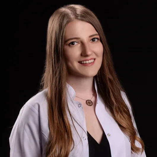 Dt. Tuğçe Topuzoğlu