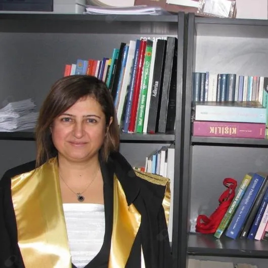 Dr. Öğr. Üyesi Zerrin Macit